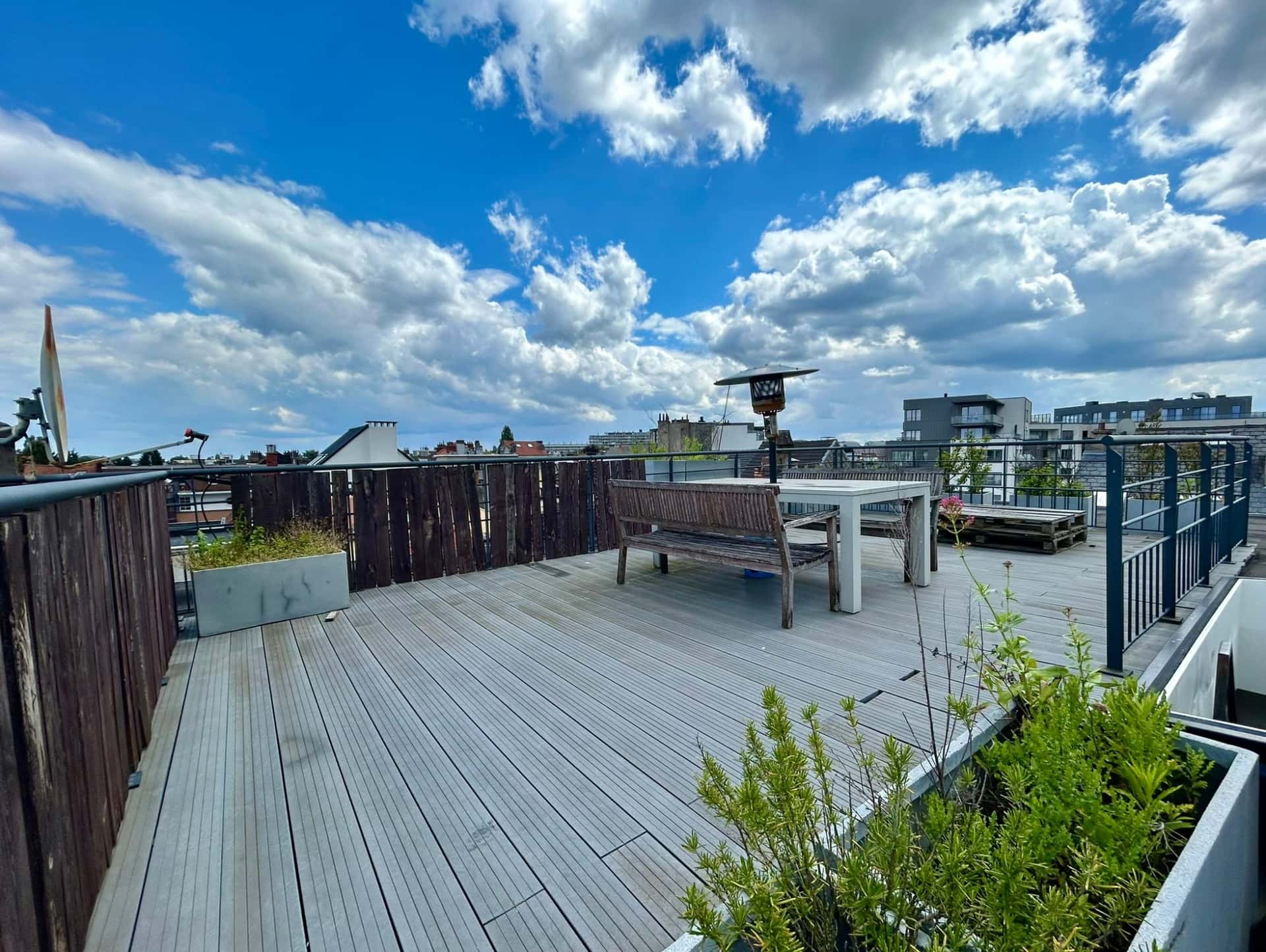 Beautiful furnished 2-bedroom apartment with private rooftop in Auderghem — €1480 + €120 charges