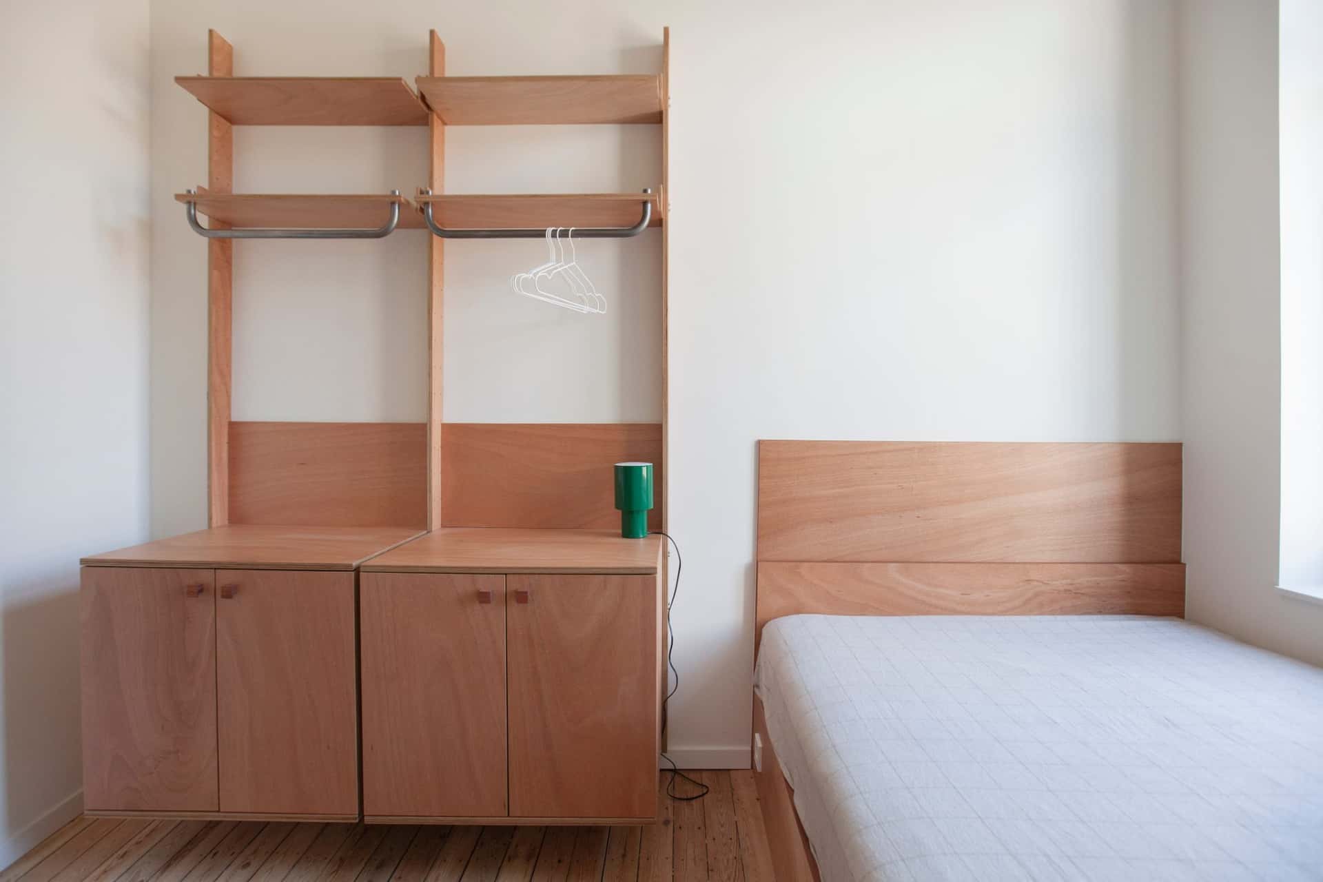 Premium Room w/ Private Shower – Ambiorix 18 (EU Quarter / Botanique)