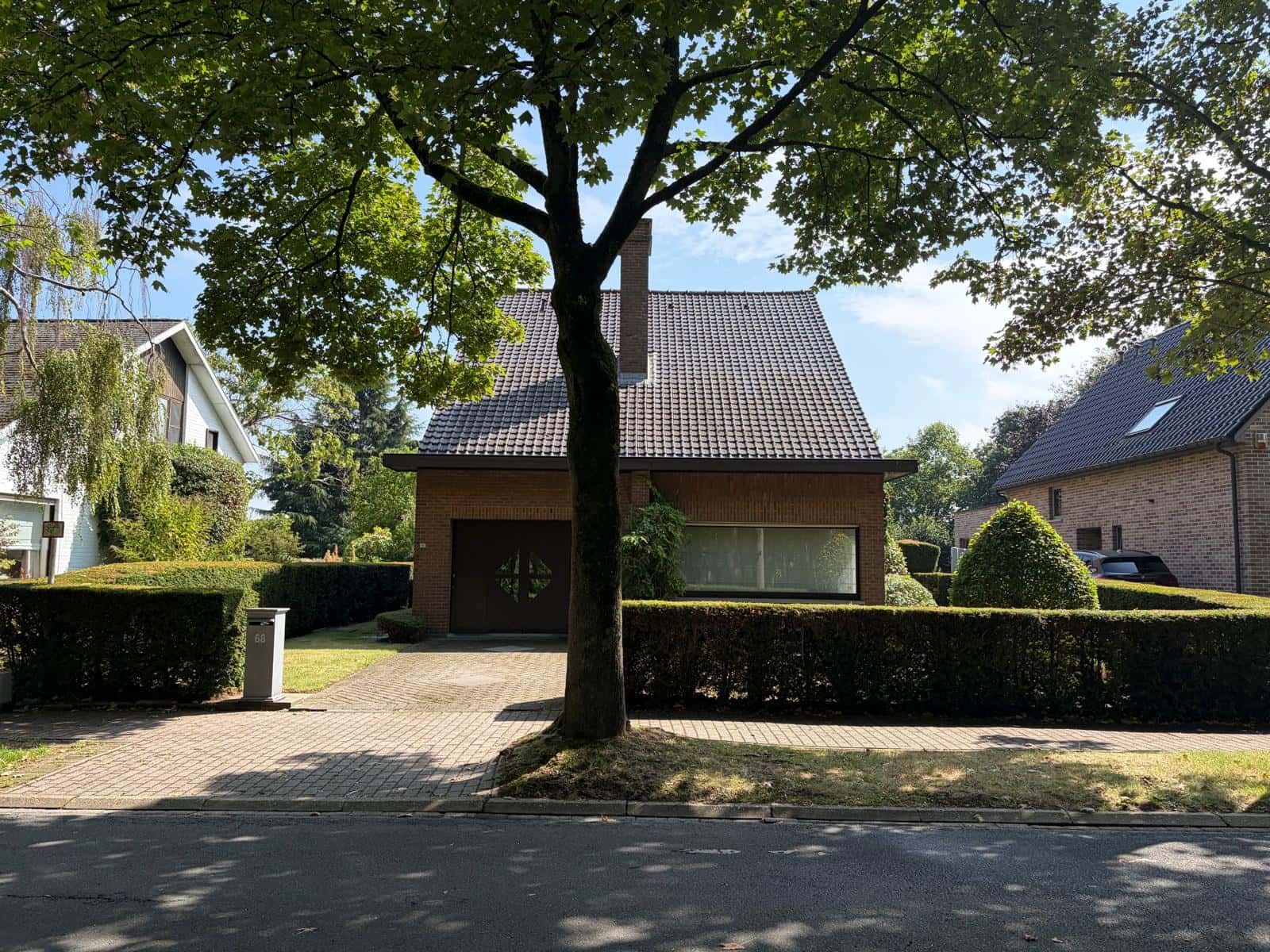 Spacious detached family home with large garden in Machelen 1830