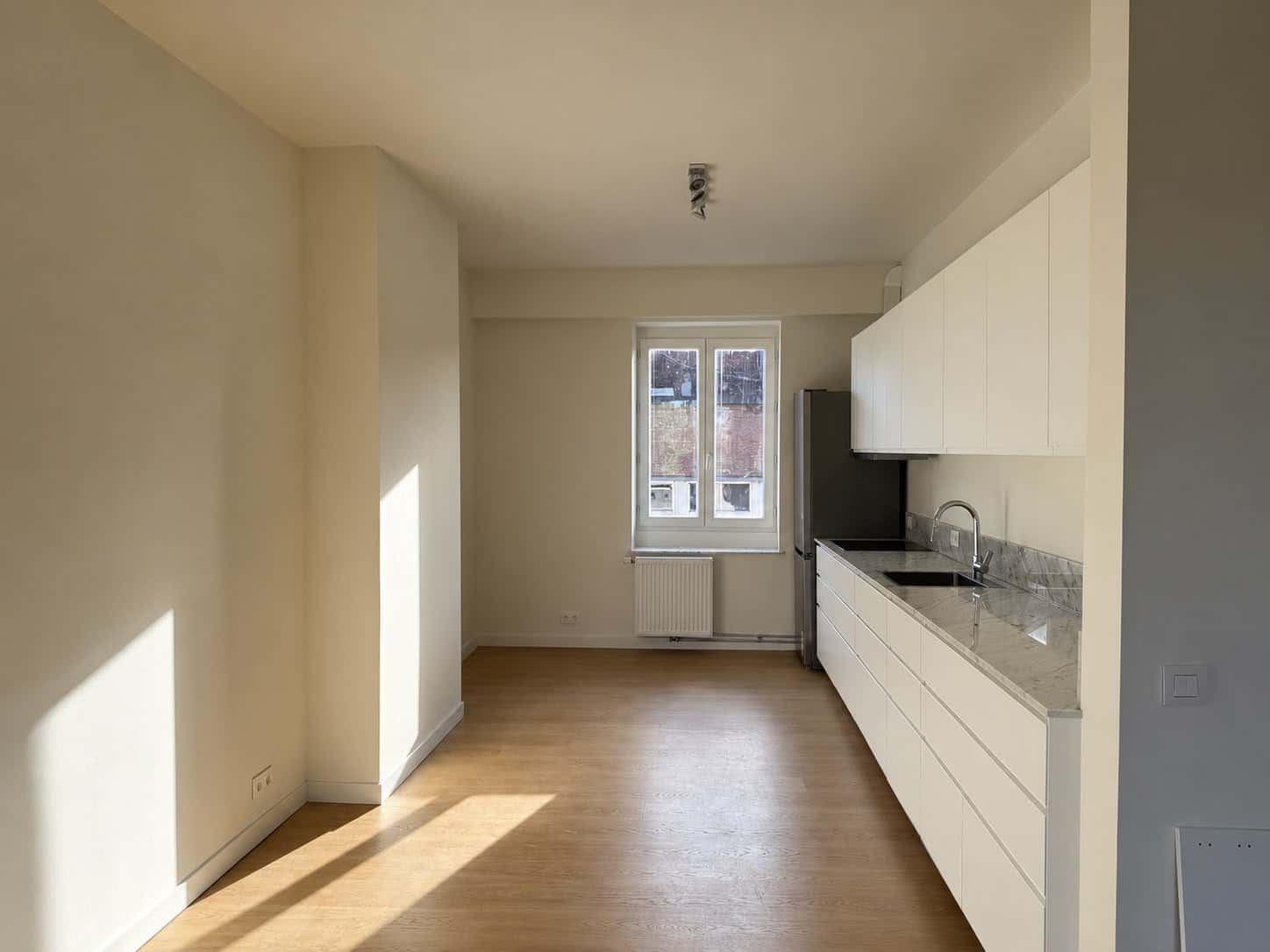 Renovated duplex with quiet terrace overlooking Parc Pierre Paulus