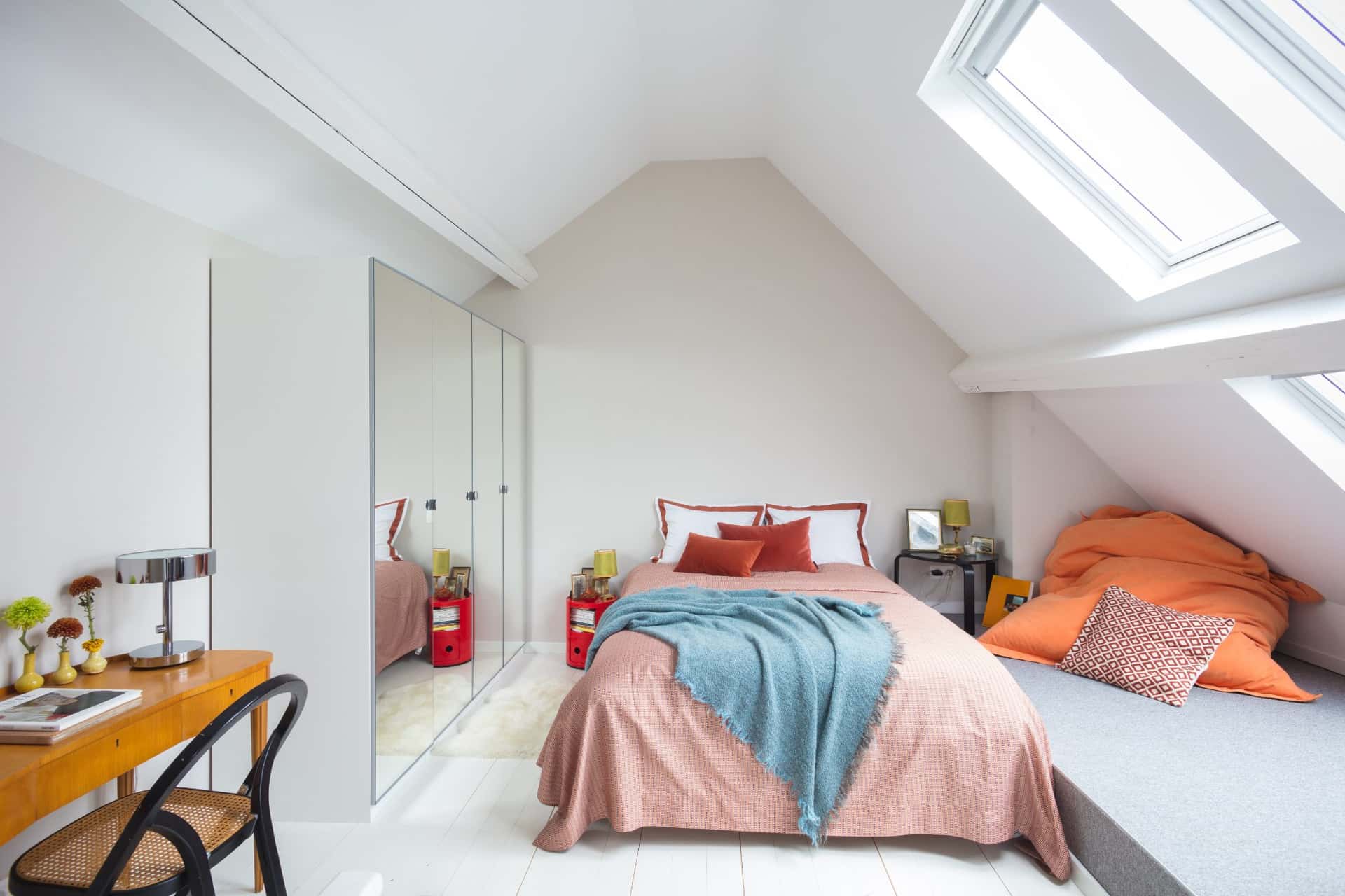 Morton Place Louise 10 - Furnished Top-Floor Co-Living Room with Private Bathroom and Air Conditioning in Saint-Gilles